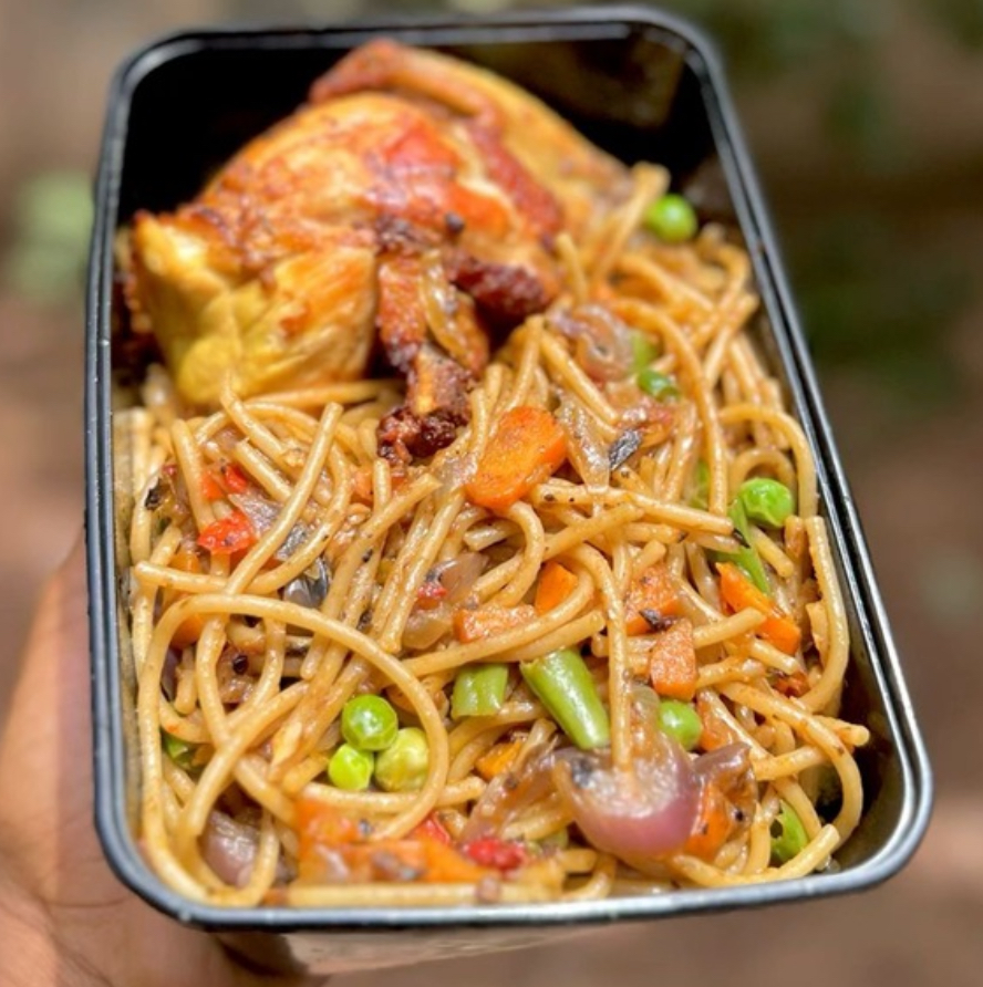 Jollof spaghetti (pasta) with chicken